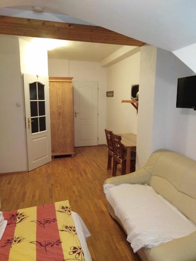Apartmany Smika โรกีนีซ นัด ยีเซอโร ภายนอก รูปภาพ