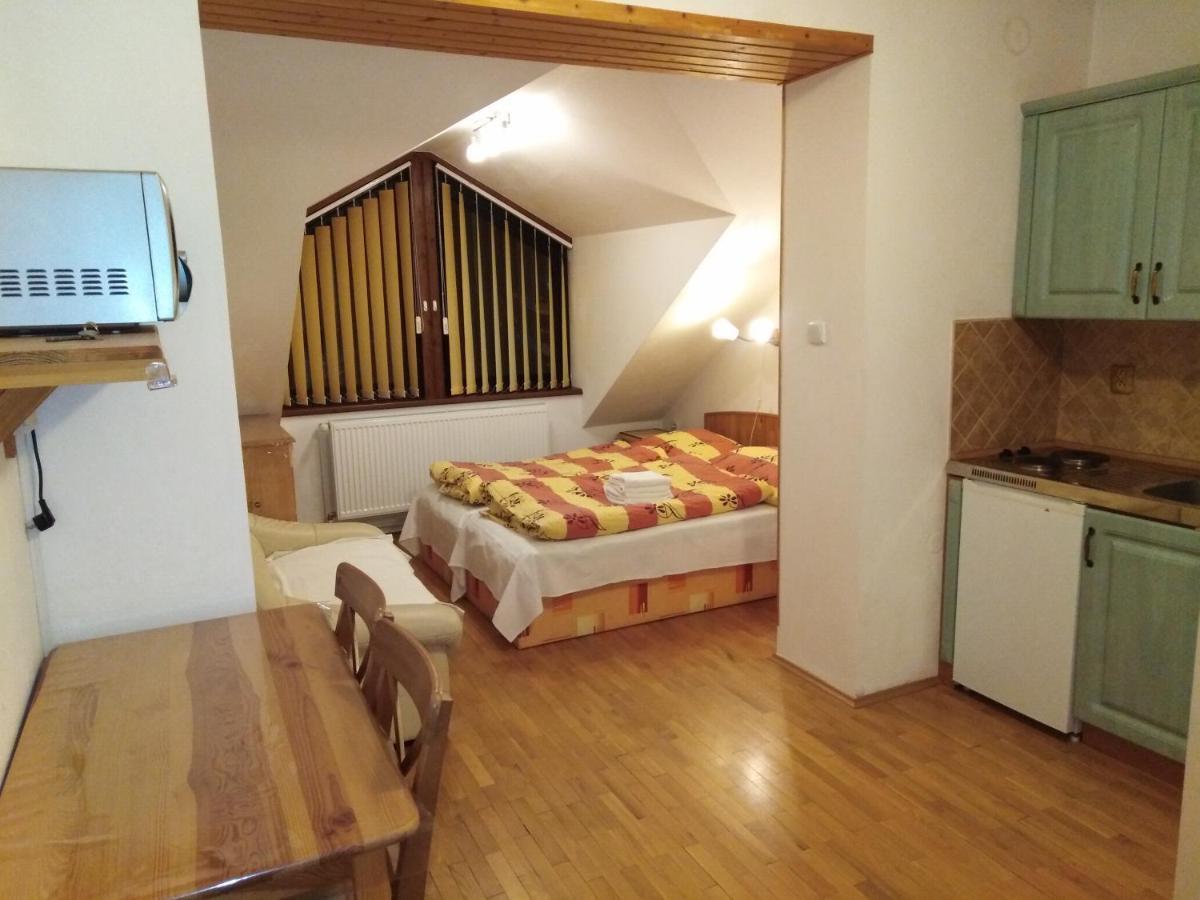 Apartmany Smika โรกีนีซ นัด ยีเซอโร ภายนอก รูปภาพ